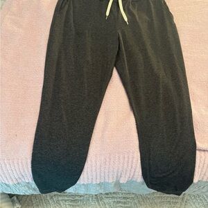 Vuori Performance Joggers. Perfect